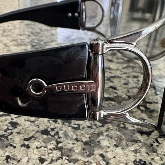 Gucci Glossy Black Sunglasses - Picture 3 of 7